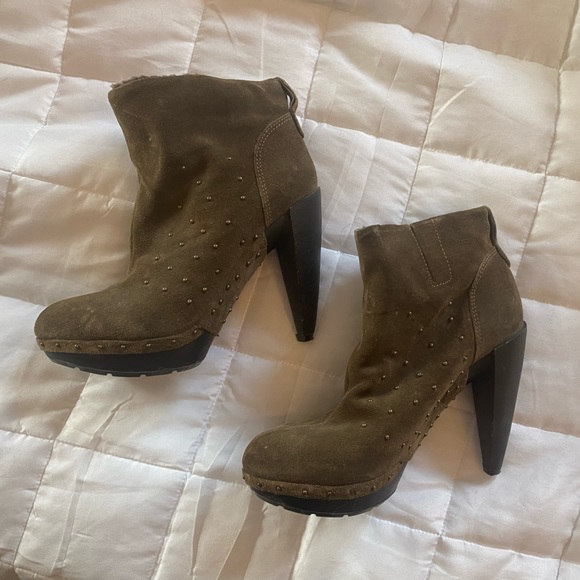 Beautiful faux suede boots - Picture 1 of 4